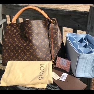 SOLD Authentic Louis Vuitton Artsy MM